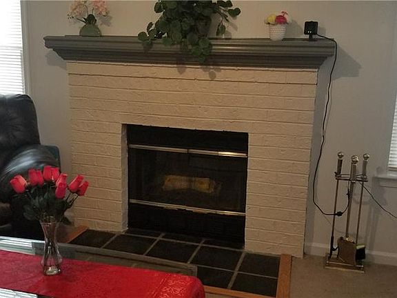 5th image of 206 E Bay Ave
