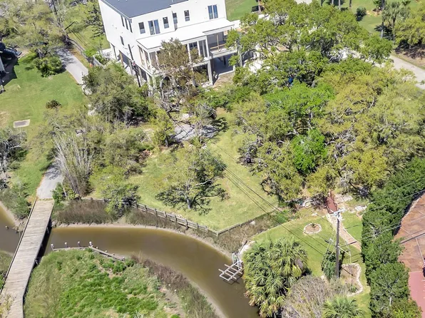633 Bay Vista Dr, Seabrook, TX 77586