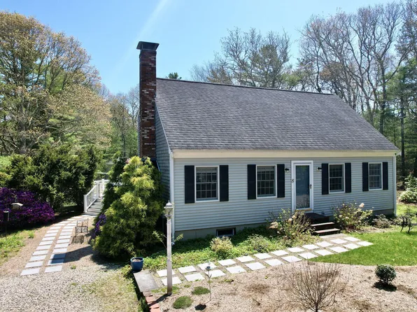 8 Ruth Terrace, East Falmouth, MA 02536
