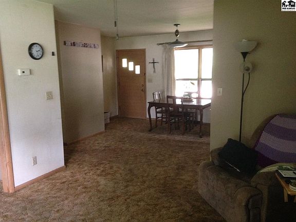 4th image of 118 S Summit St