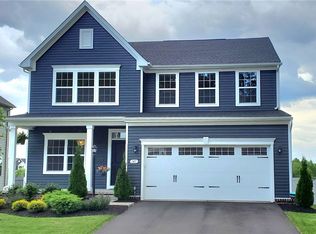 145 Horseshoe Dr, Oakdale, PA 15071
