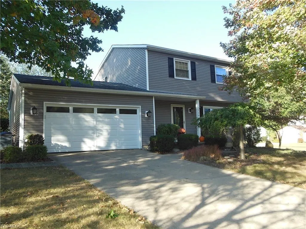 1101 Oakbrooke Dr photo 1