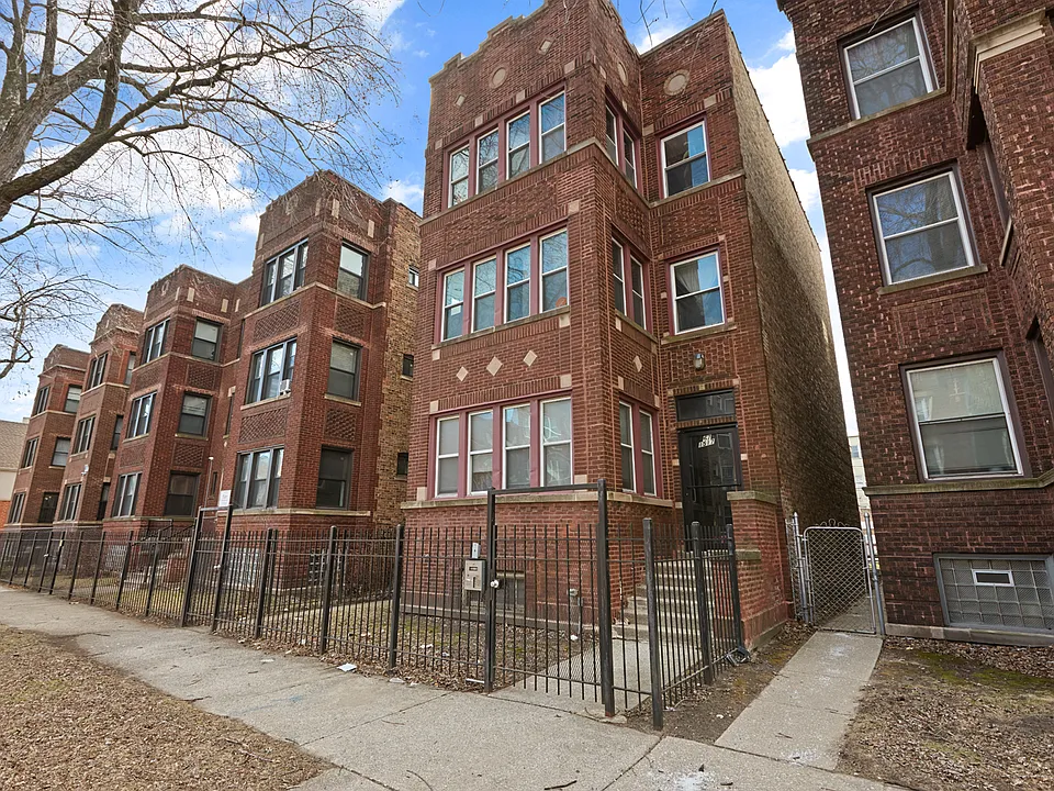 1517 E 67th Pl #3