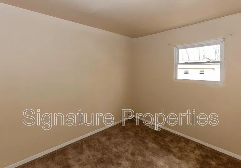 908 Anvil Rd — Photo 4