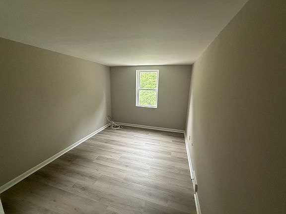 2nd image of 5 Brighton Village Dr Unit D