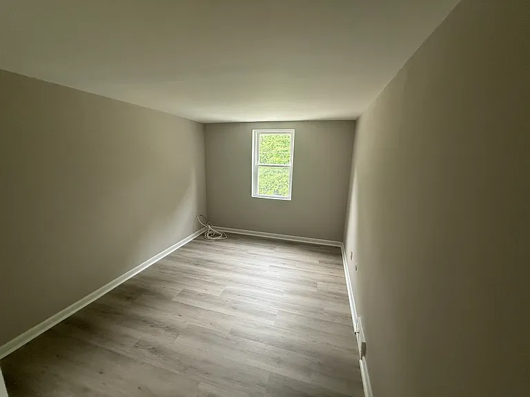2 bed, $1,600 — Photo 2