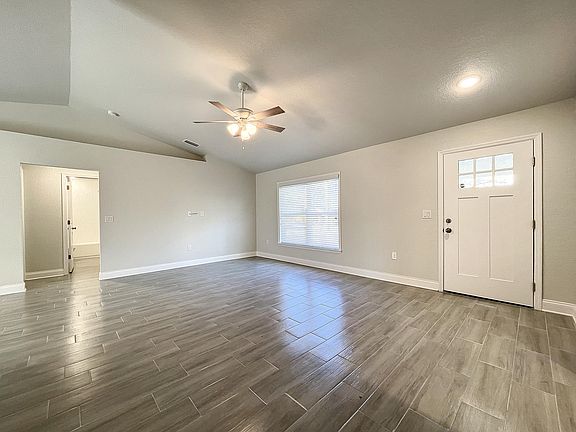 4th image of 426 Union Dr