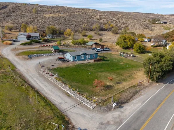 2 Farver ln, Tonasket, WA 98855