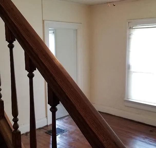 341 S Jersey St — Photo 4