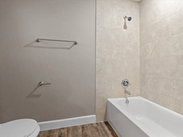 9426 Willow Wood Ln — Photo 18