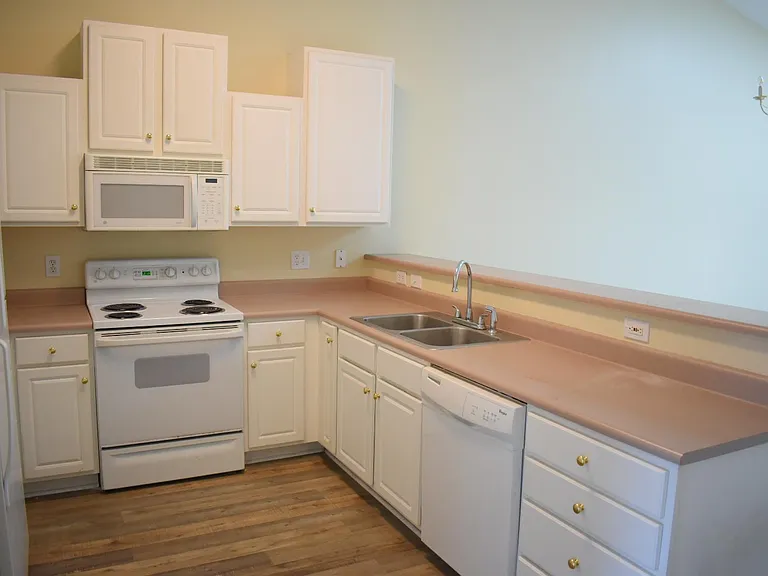 5006 Carleton Dr #66 — Photo 3