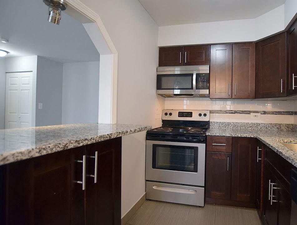 1st image of 6030 N Kenmore Ave #1