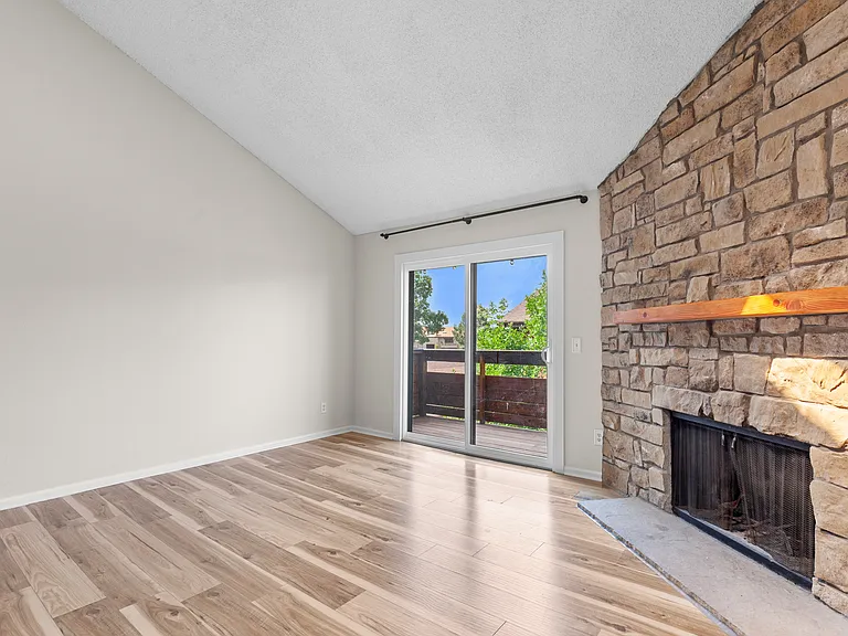 335 Wright St #312 — Photo 18