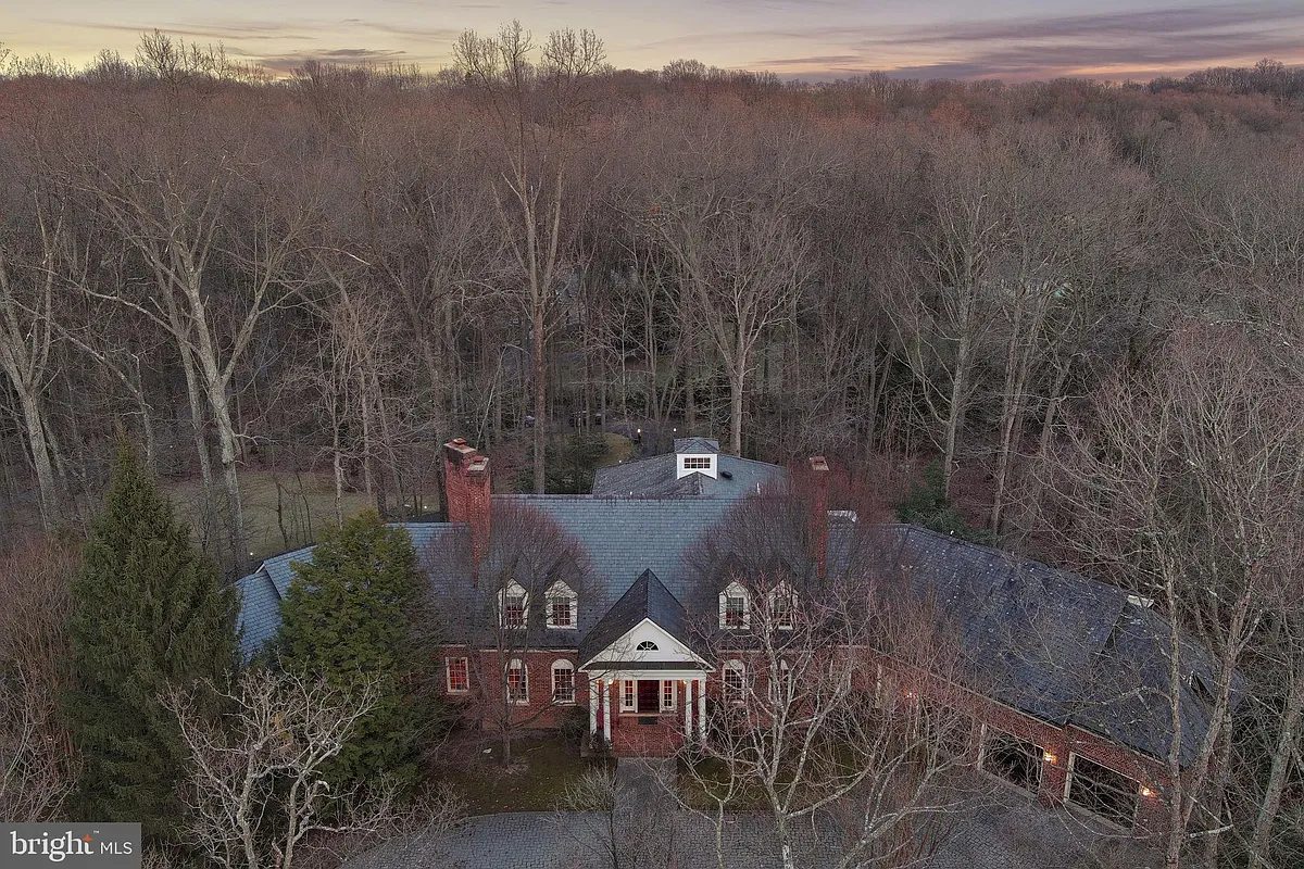 Building Photo - 8541 Old Dominion Dr