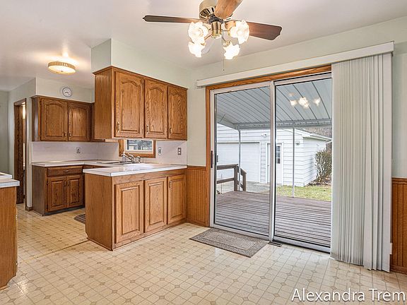 5th image of 2819 Hollis Dr NE