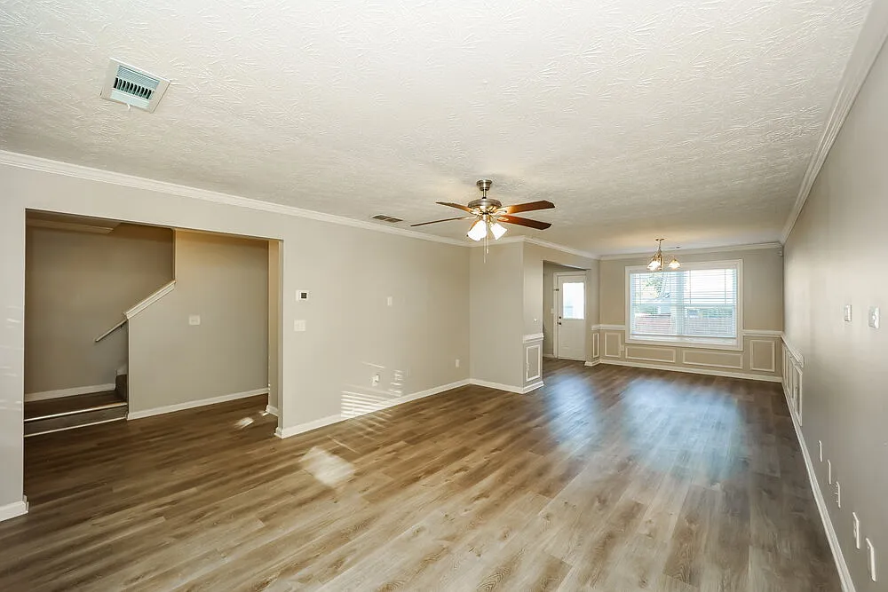 4 bed, 2.5 bath, 1888 sqft, $2,060 — Photo 4