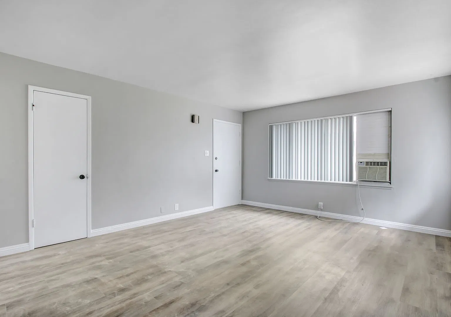 Potomac Apartments — Photo 1