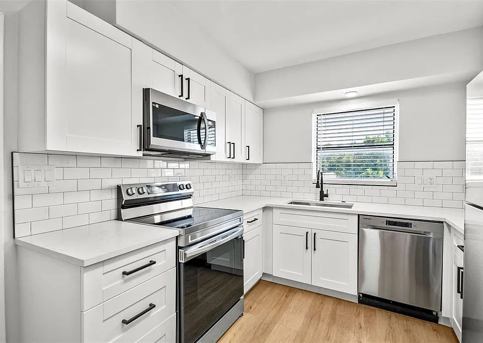 300 S Nimbus Ave #6