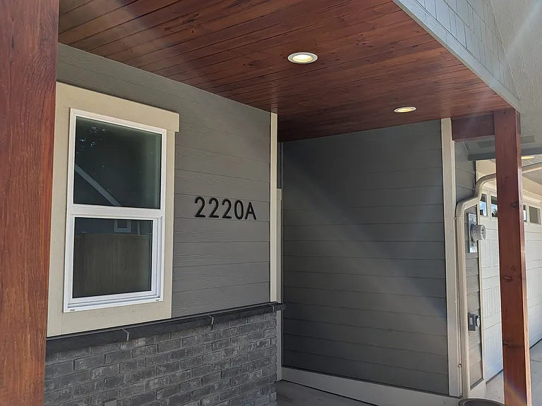 2220 Berryman Loop — Photo 3