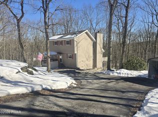 120 Indian Run Ct, Milford, PA 18337