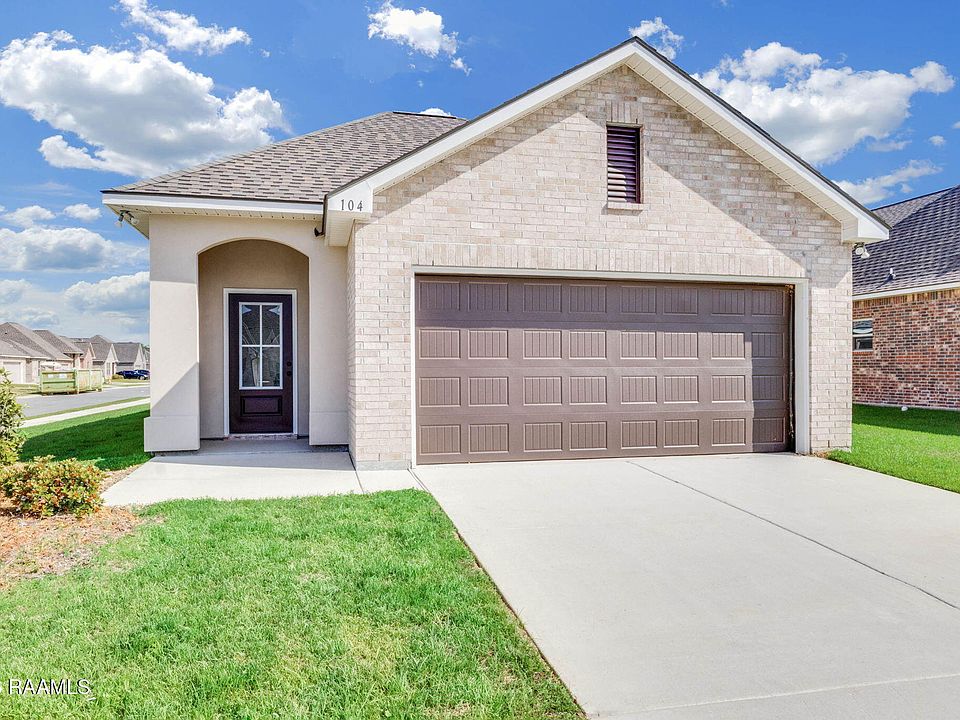 1st image of 104 Hidden Meadows Dr