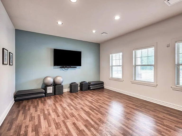Rochester Village Apartments at Park Place — Photo 16