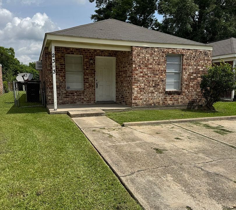 1st image of 2343 Elm Park Dr