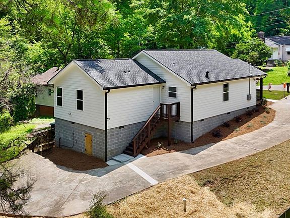 4th image of 10 Roseway Cir NE
