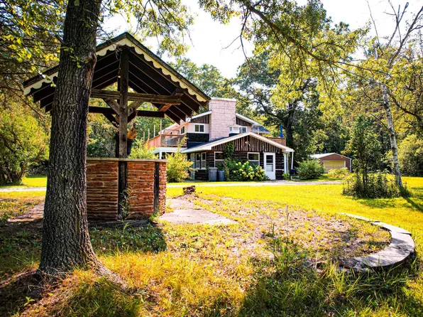 W5493 Circle Dr, New Lisbon, WI 53950
