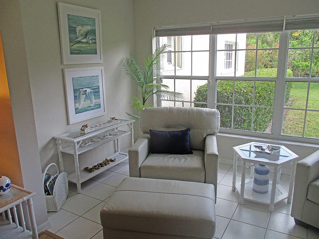 2 bed, 2.0 bath, 1200 sqft, $2,000 — Photo 2