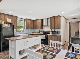 567 Jeffers Rd, Huntsville, TN 37756