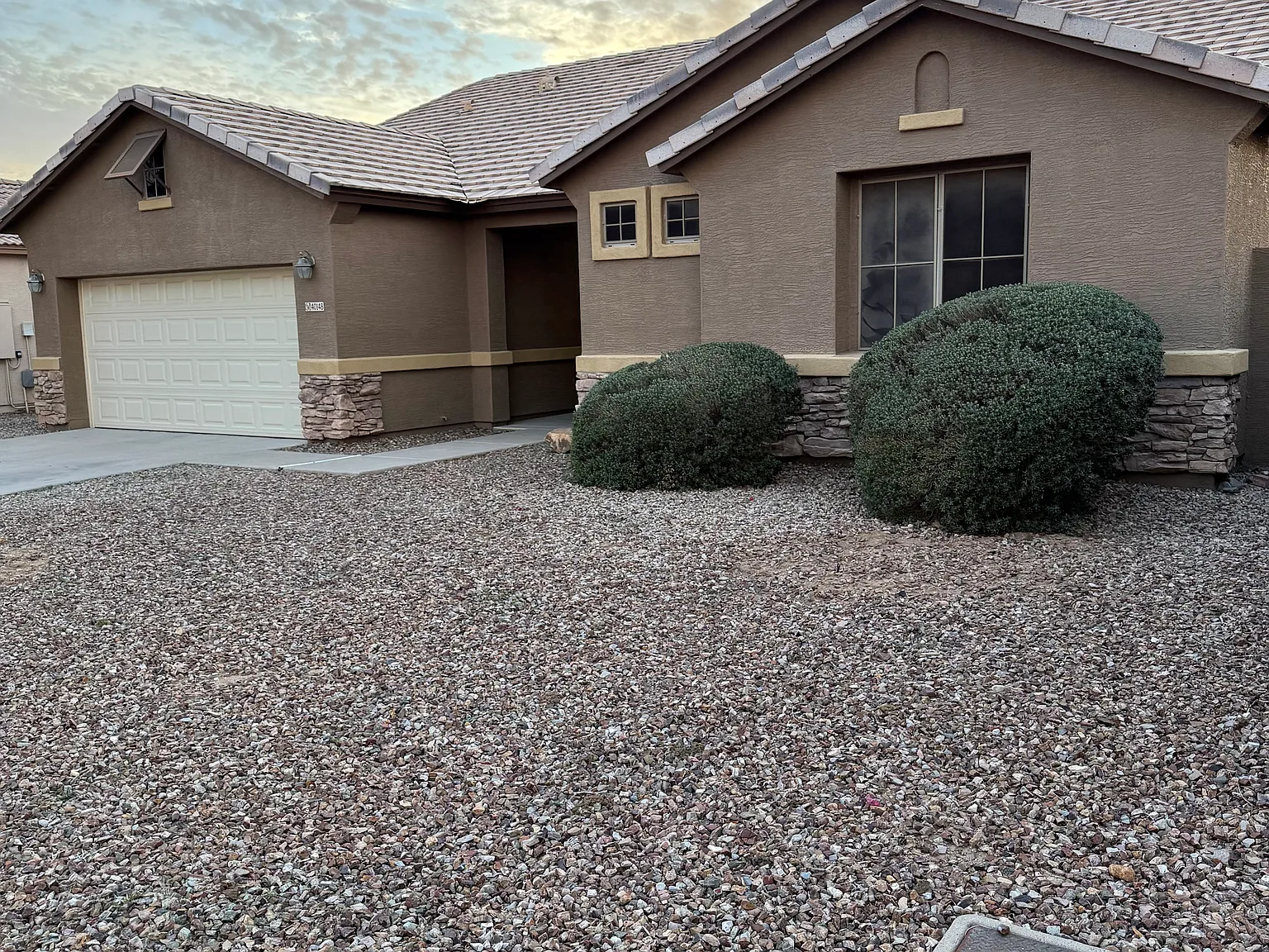4 bed, 2169 sqft, $2,200 — Photo 2