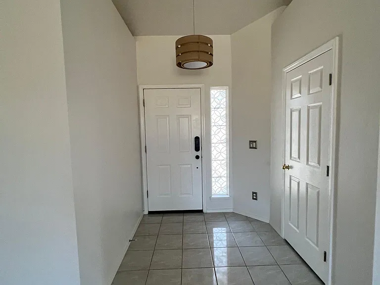 74 W Davenport Dr — Photo 13