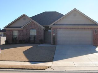 2305 Windsor Cv, Bryant, AR 72022