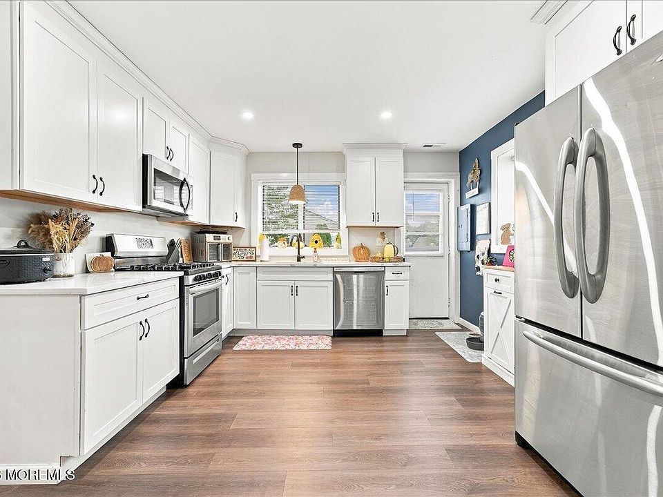 1st image of 552 Lloyd Road