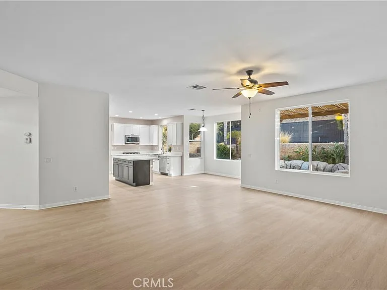 1728 Tamarron Dr — Photo 17