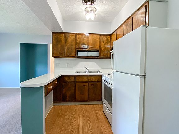 Eastlake Terrace 2 Bedroom Kitchen