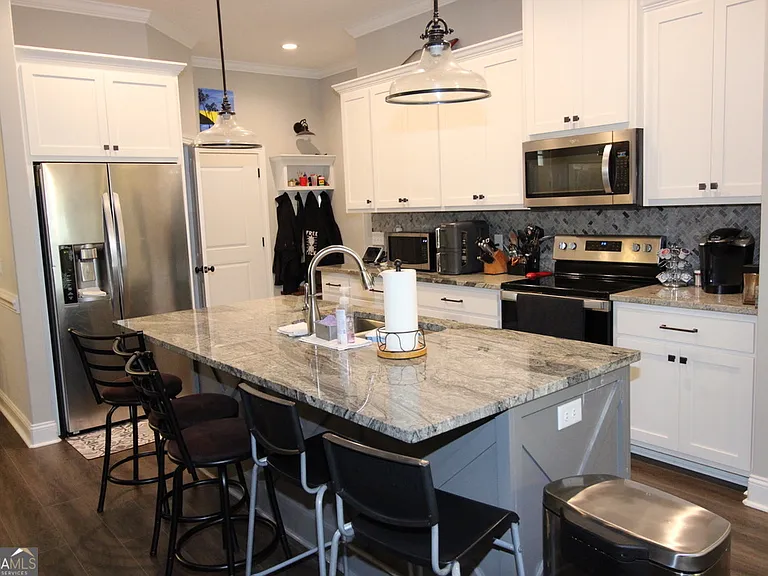 28 Redington Dr — Photo 9