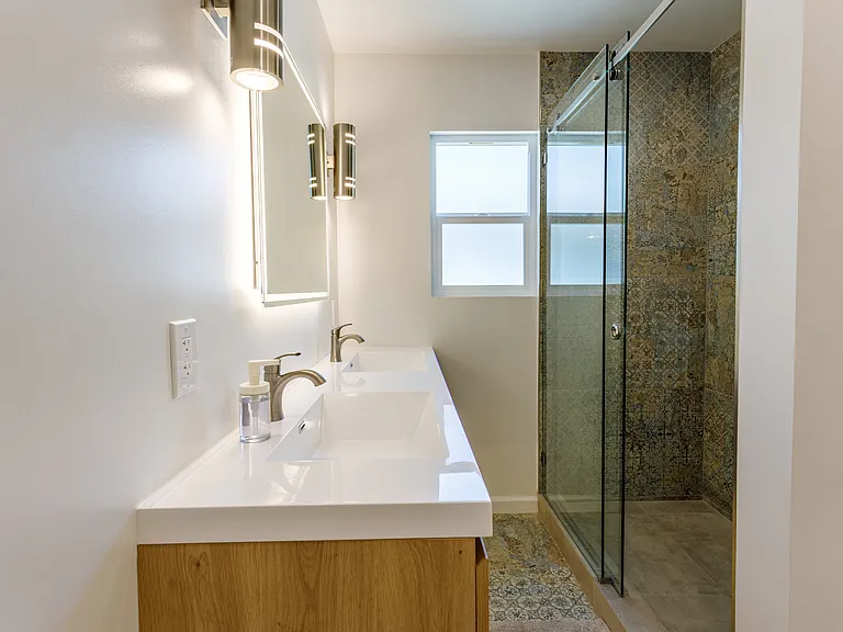 12422 Pacific Ave #3 — Photo 5
