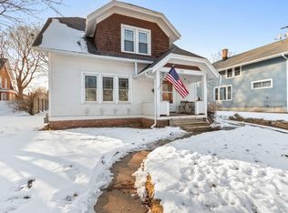 918 N 8th St, Manitowoc, WI 54220