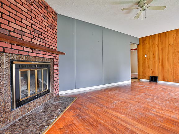 5th image of 10670 Saint Henry Ln