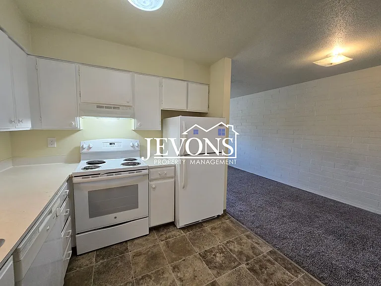 16 N 6th St #2 — Photo 3