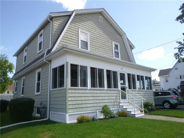 19 Bouvier Ave, Lincoln, RI 02838