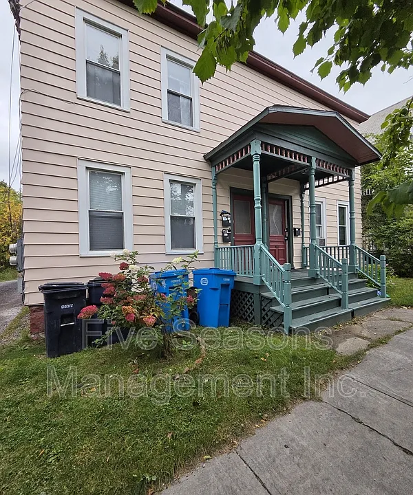 58-60 Loomis St