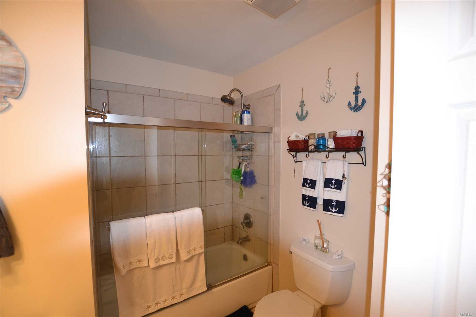  Mrs Clean Lives Here