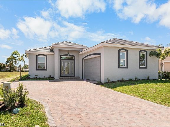 2nd image of 2016 Oxford Ridge Cir