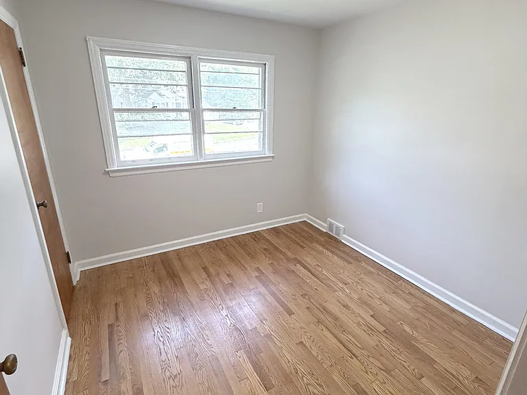 22 Springbrook Rd — Photo 33