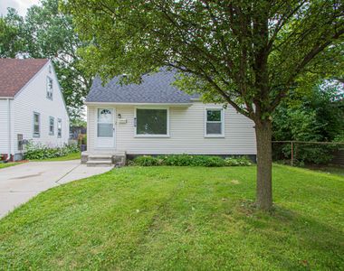27561 Kaufman St, Roseville, MI, 48066