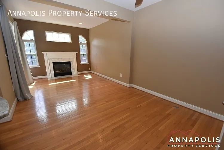 888 Stonehurst Ct — Photo 9