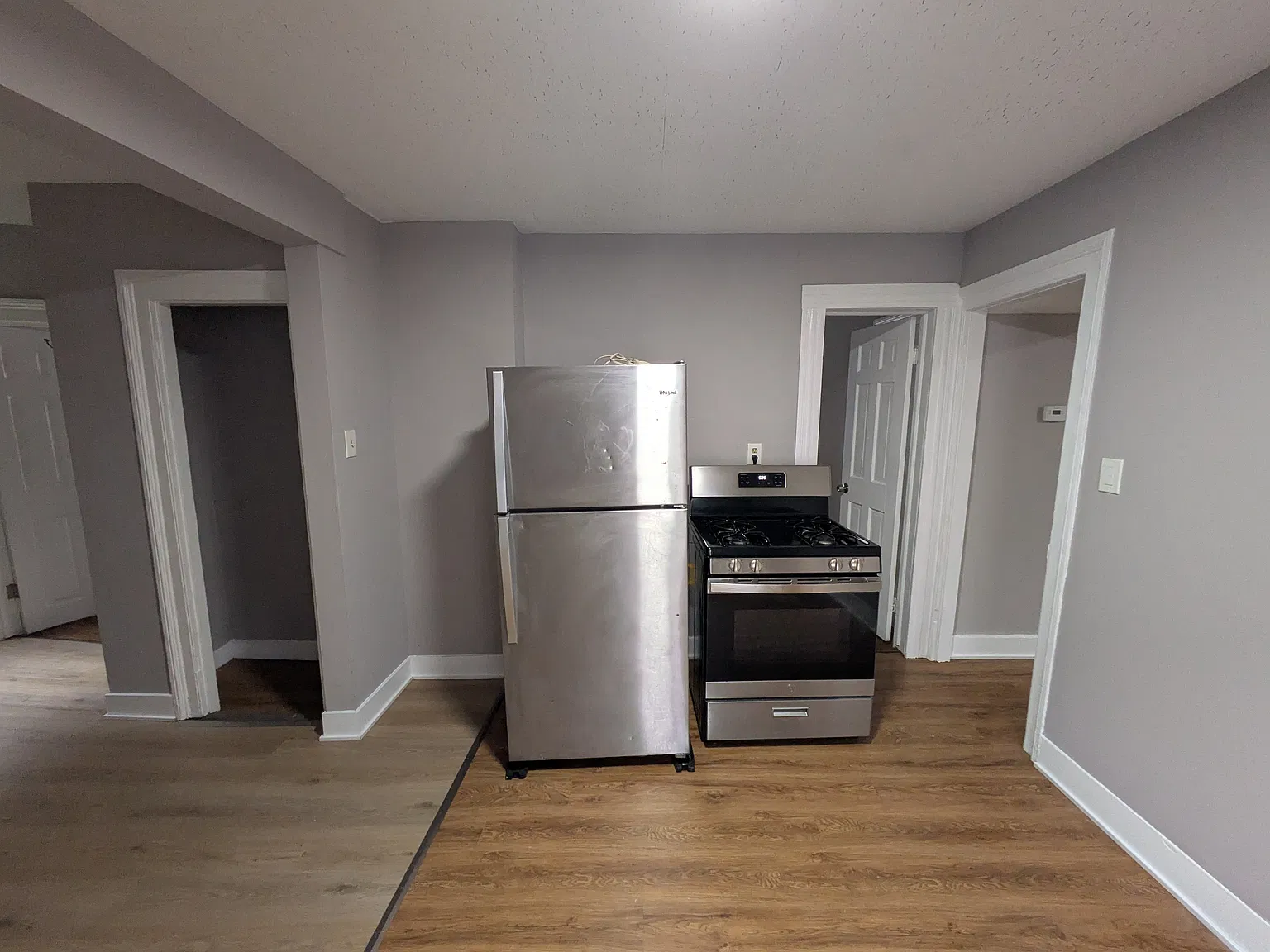 3 bed, 1000 sqft, $1,950 — Photo 3